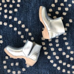Hanna Andersson Silver Boot Clogs